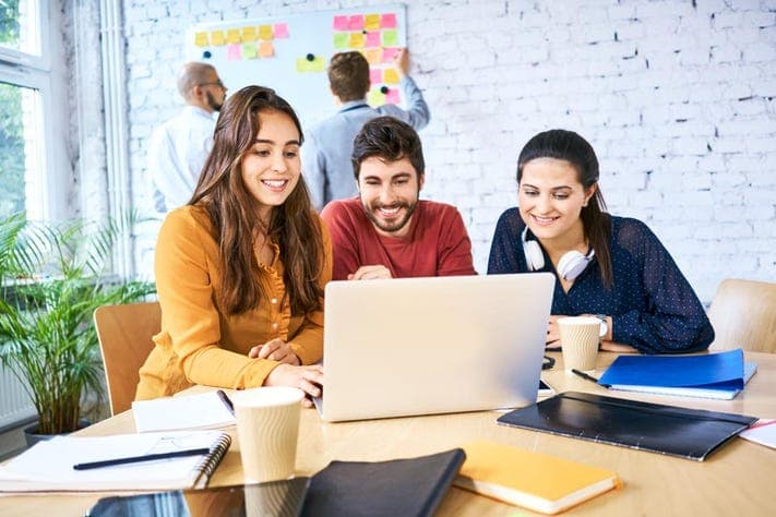 5 Great Online Business Ideas That You Can Share With Your Friends